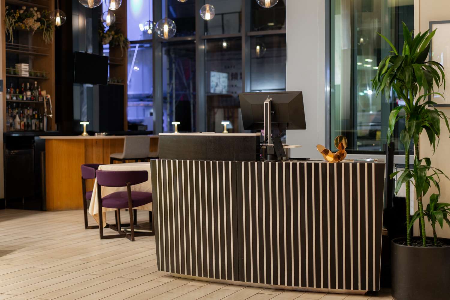 Фото Embassy Suites by Hilton New York Manhattan Times Square