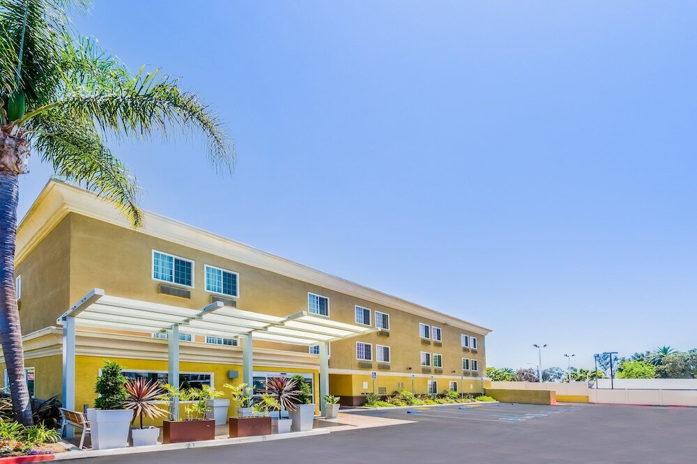 Фото Holiday Inn Express San Diego Sea World - Beach Area, an Ihg Hotel