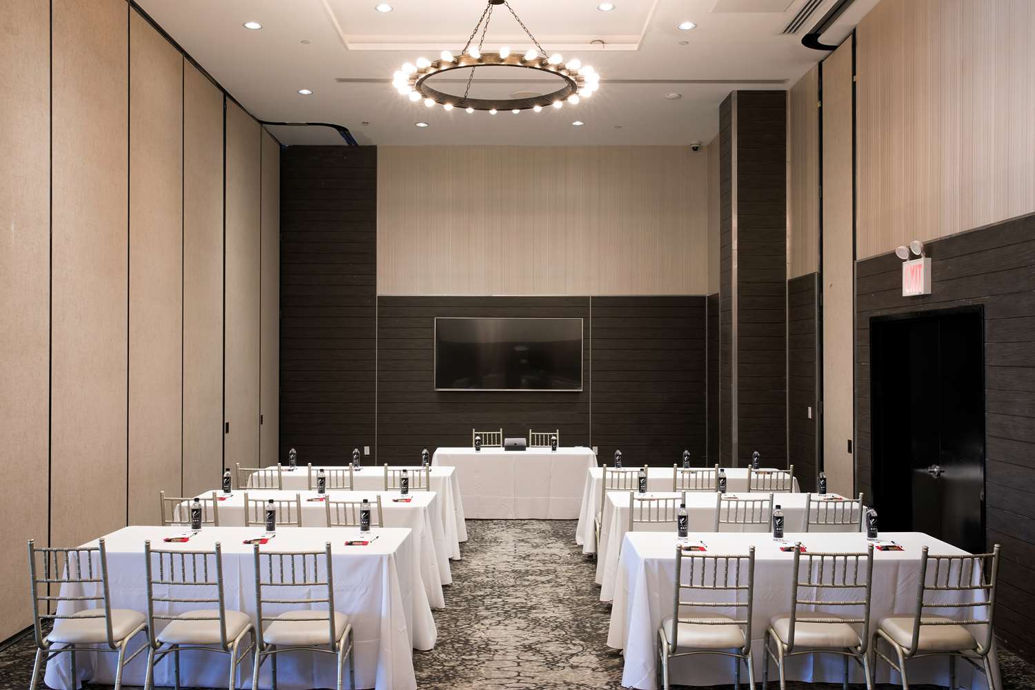 Фото Ravel Hotel Trademark Collection by Wyndham