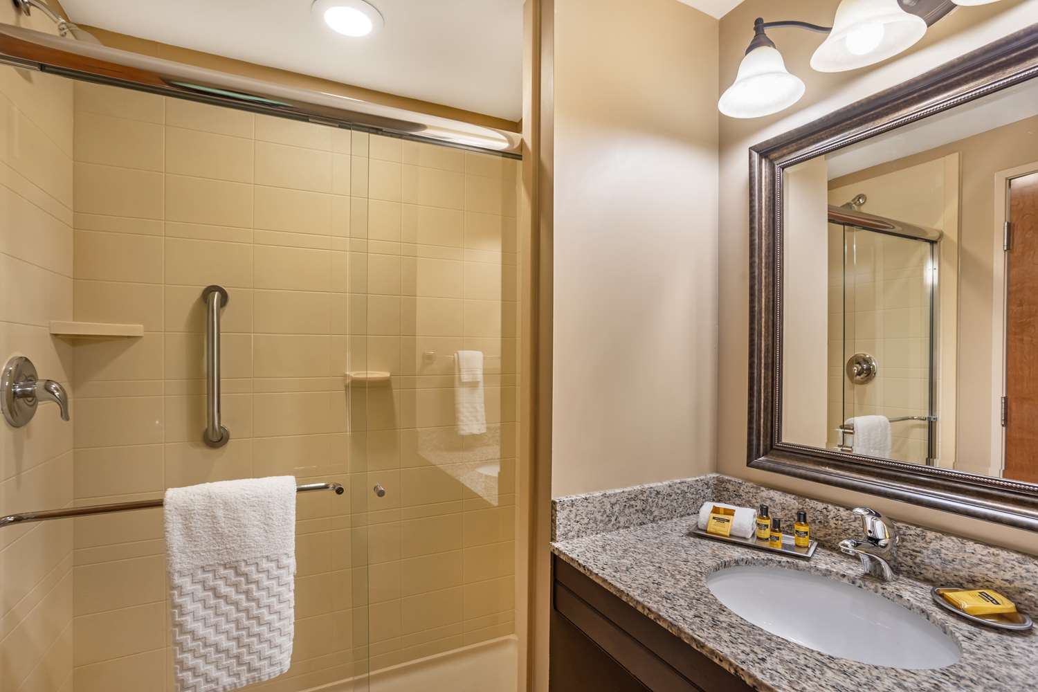 Фото Best Western Plus Intercourse Village Inn & Suites