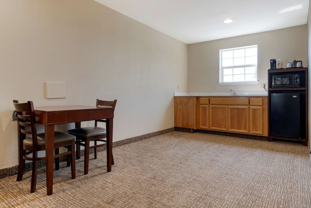 Фото Comfort Suites Downtown Sacramento