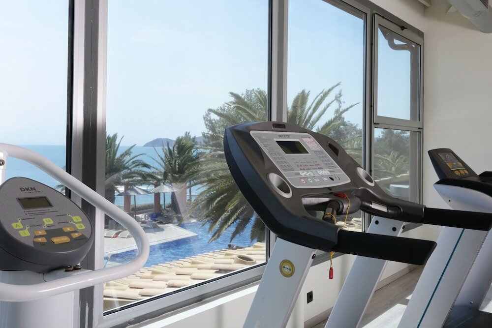 Фото Alexandra Elegance Bridging Generations