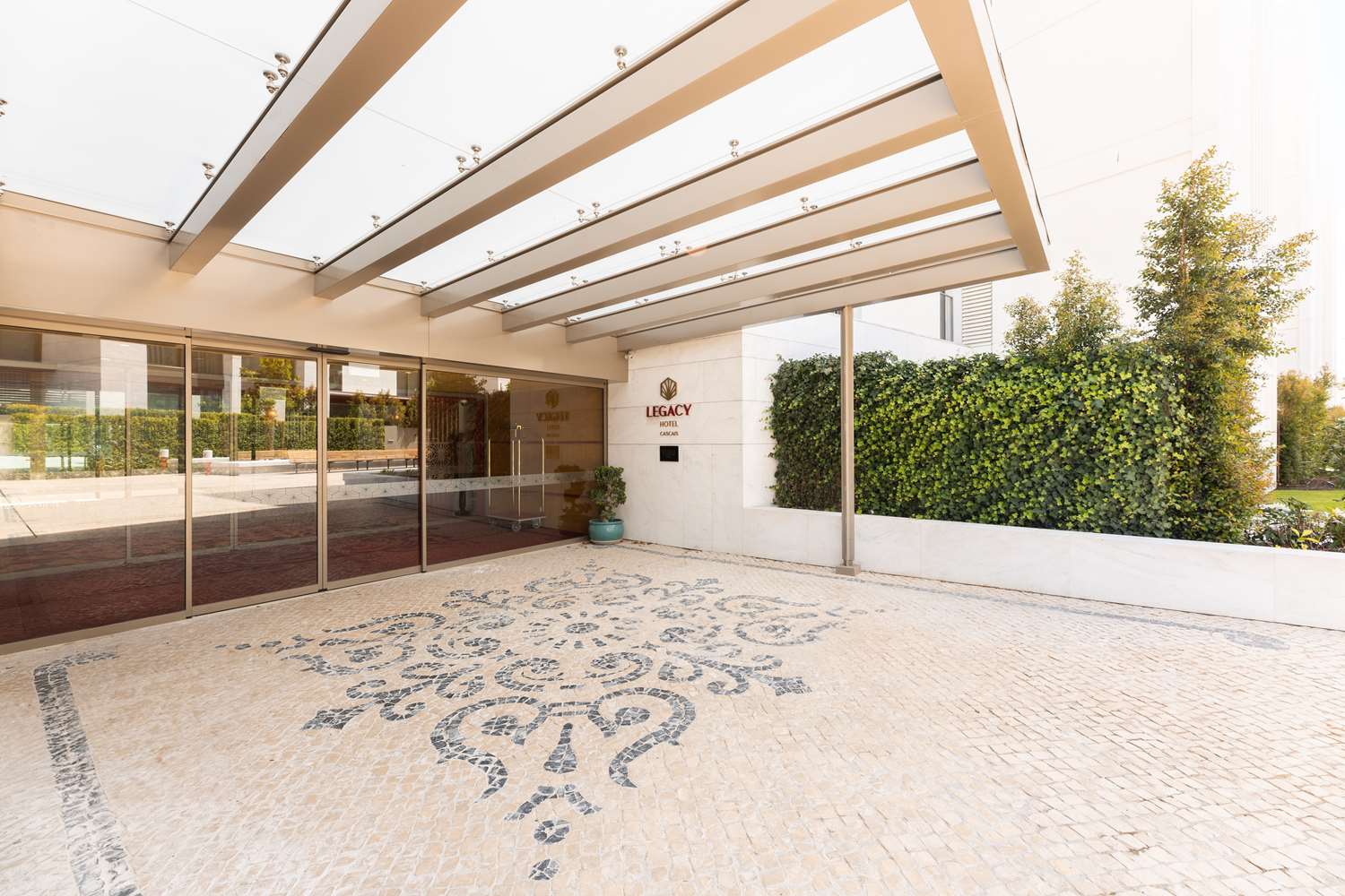 Фото Legacy Hotel Cascais, Curio Collection by Hilton