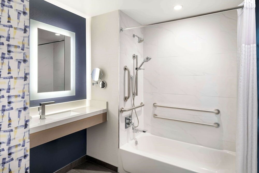 Фото DoubleTree by Hilton Long Island City New York