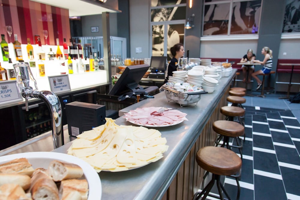 Фото St Christopher's Budget Hotel Paris