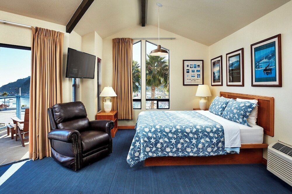 Фото Seaport Village Inn Avalon