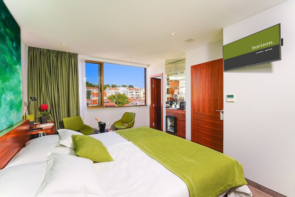 Фото Horizon Luxury Suites