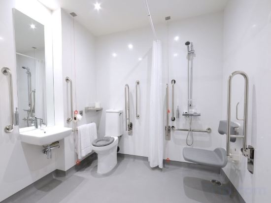 Фото Travelodge Plus Dublin City Centre