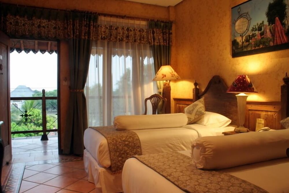 Фото Omah Sinten Heritage Hotel & Resto