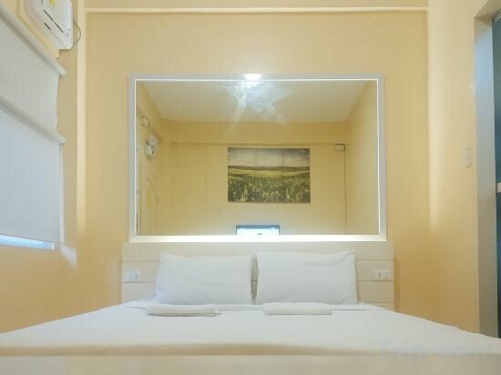 Hotel RedDoorz @ Southern Suites Guimaras, Province of Guimaras, photo