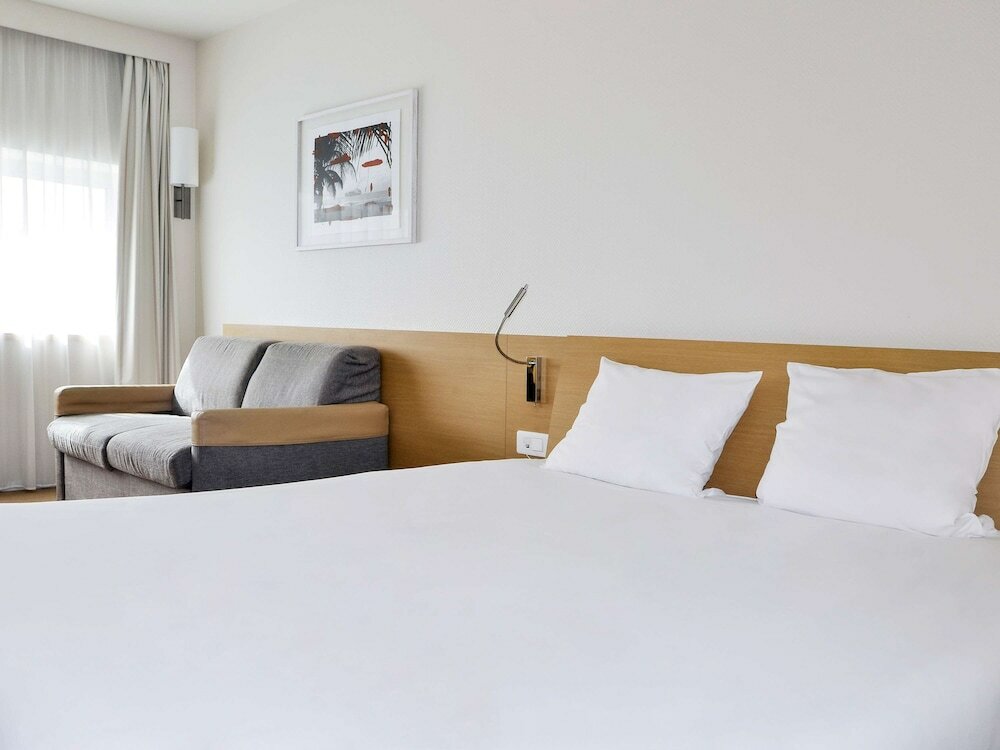 Фото Novotel Nantes Centre Gare