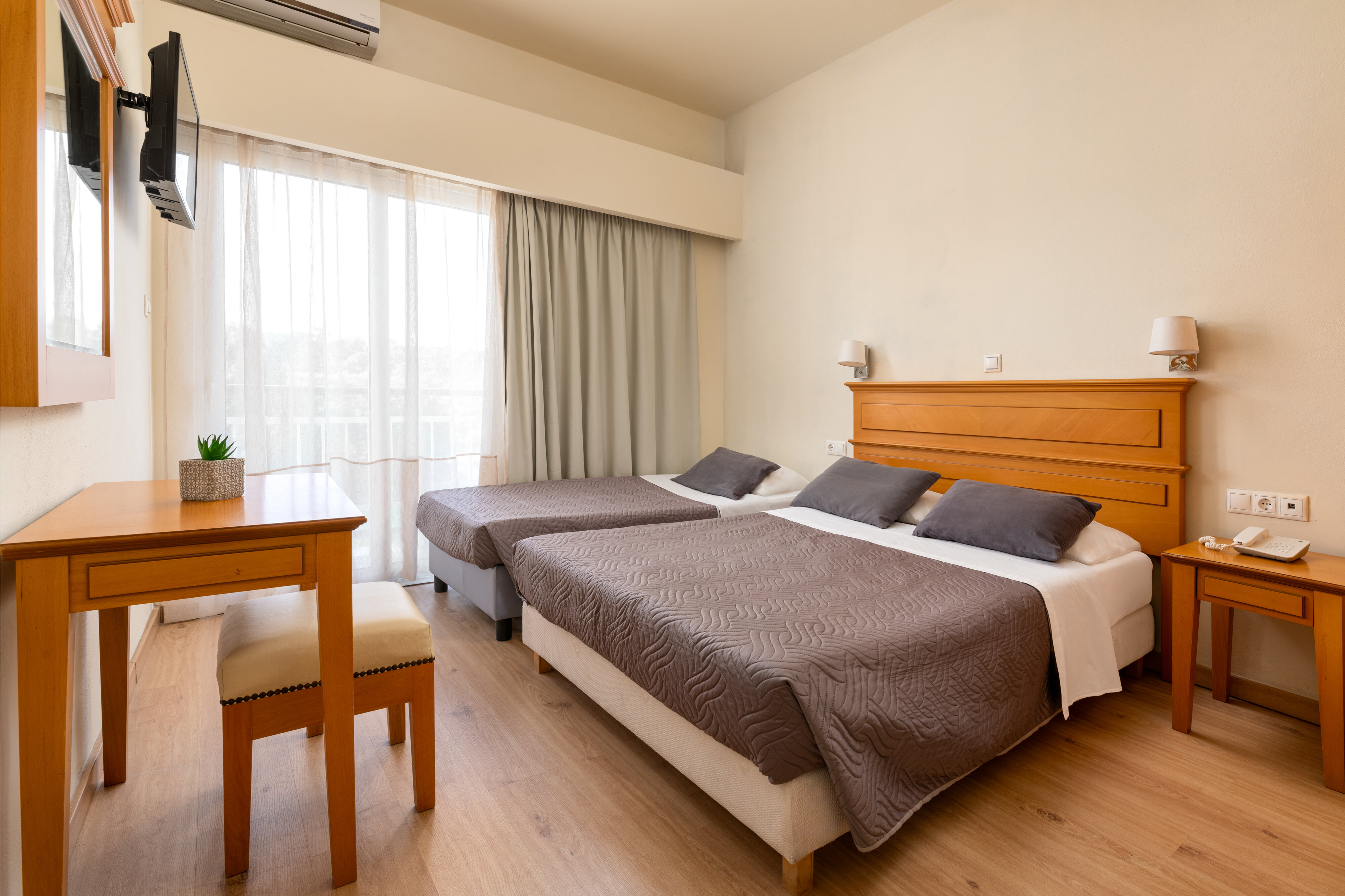 Фото City Plus Rhodes Hotel