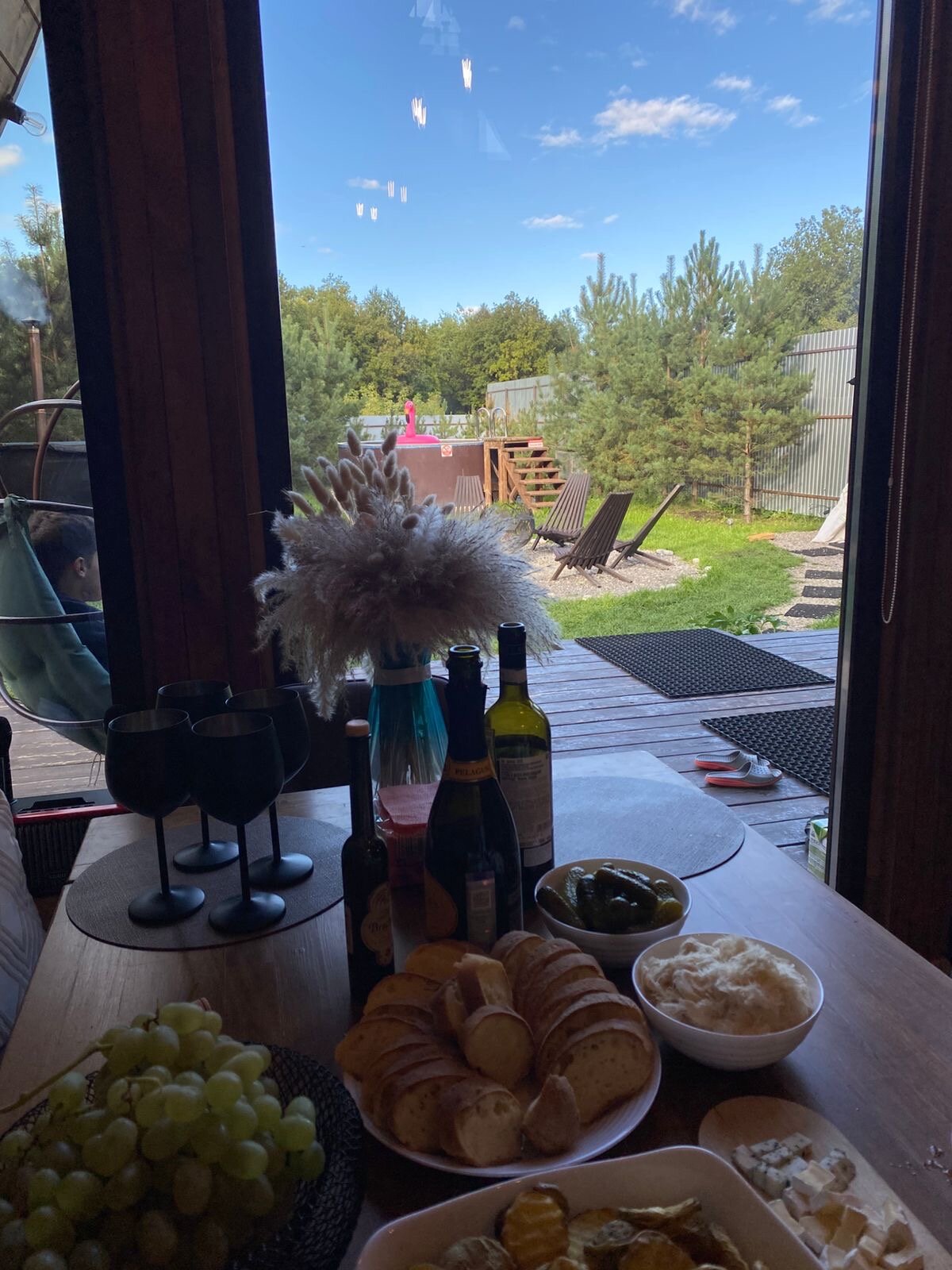 Фото Шалаш у озера