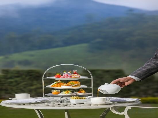 Фото The Golden Ridge Hotel