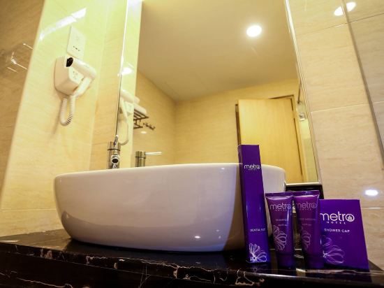 Фото Metro Hotel