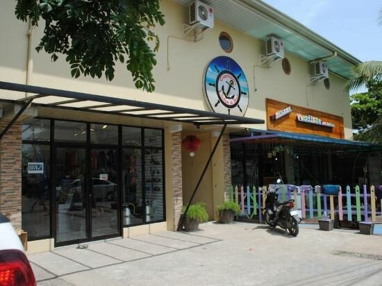 Hotel Captain's Lodge and Bar, Bohol, photo