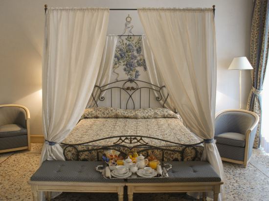 Фото Hotel de La Ville