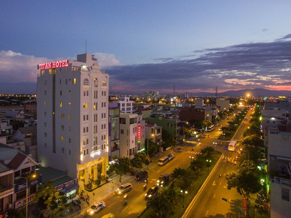 Фото Titan Hotel