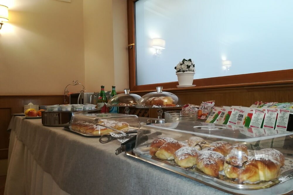 Фото Hotel Leopardi