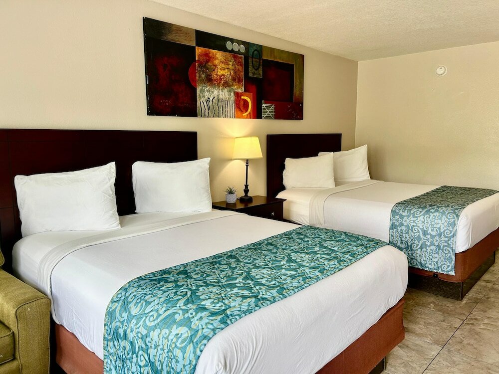 Фото Shining Light Inn & Suites