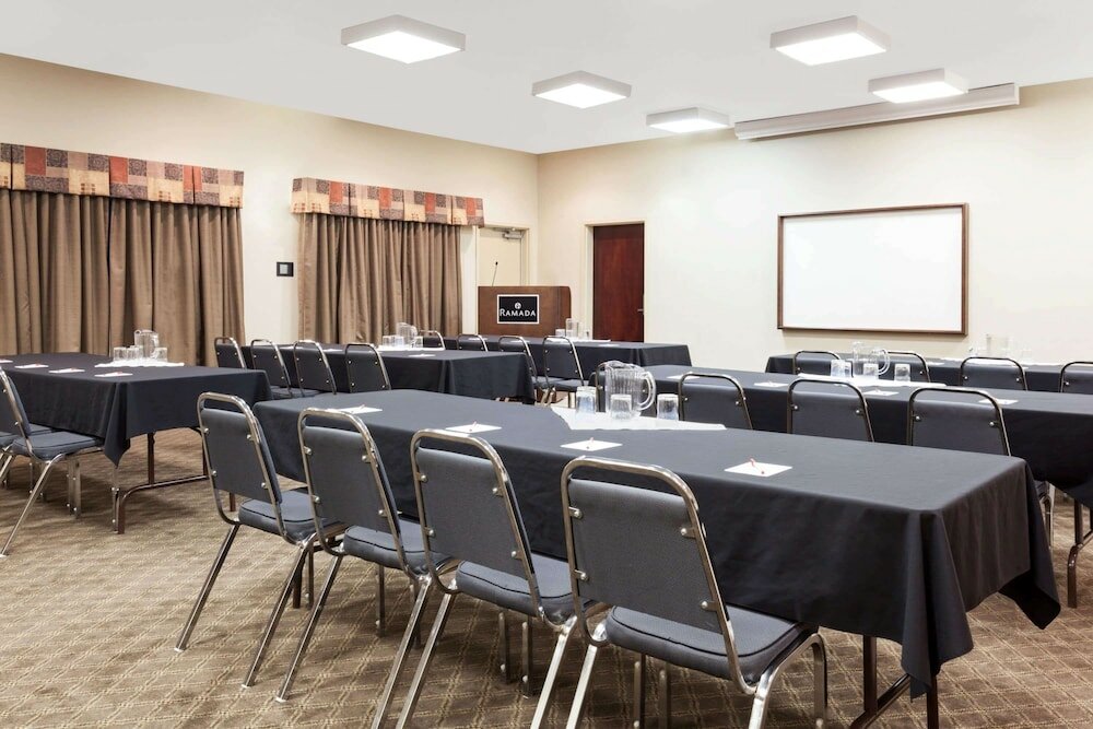 Фото Ramada by Wyndham Weyburn