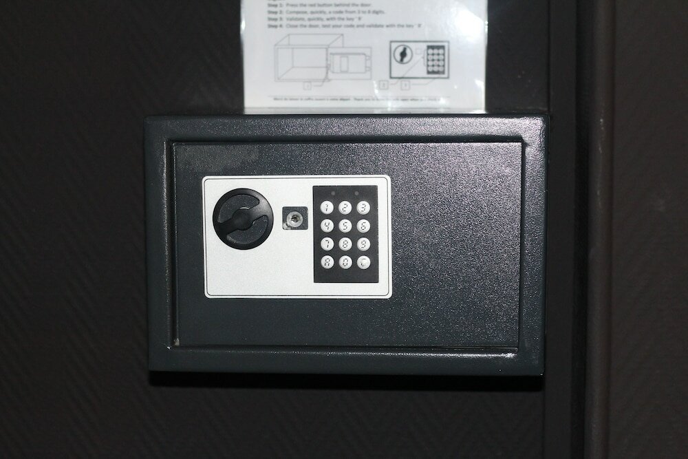 Фото Hôtel de l'Exposition République