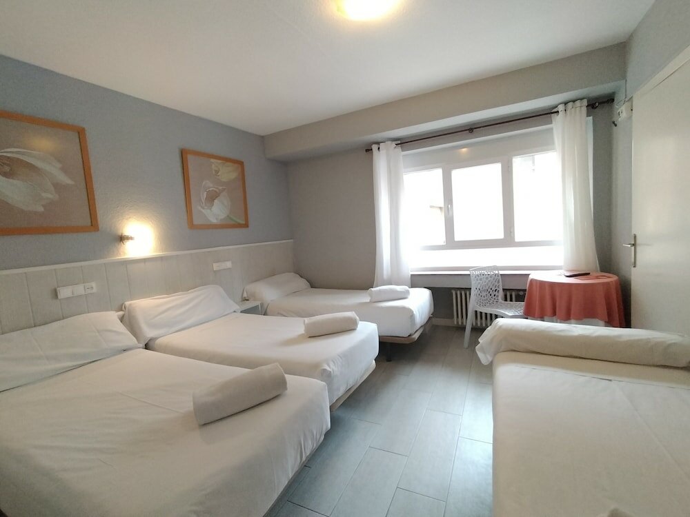 Фото Hostal Albero by gaiarooms