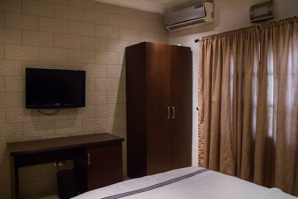 Фото Tivoli Residence & Bar