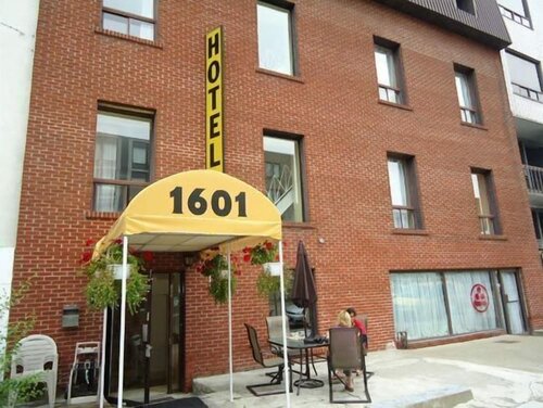Гостиница Hotel Bon Accueil в Монреале