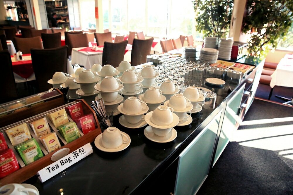 Фото Twin Towers Inn