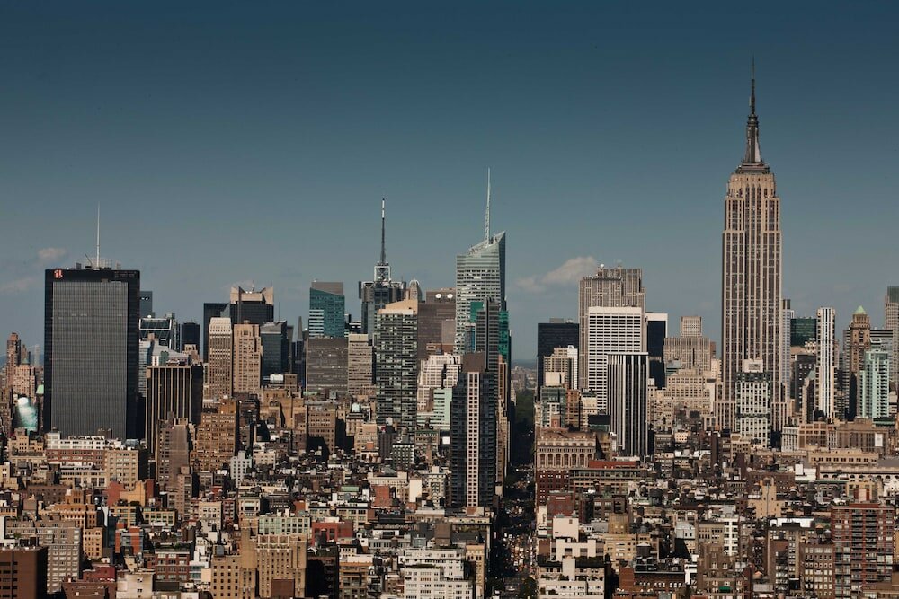 Фото The Dominick