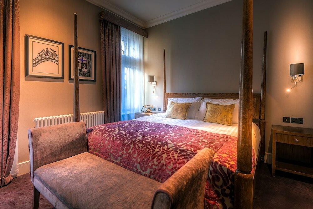 Фото Bishop's Gate Hotel