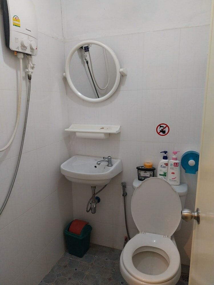 Фото Danee Hostel