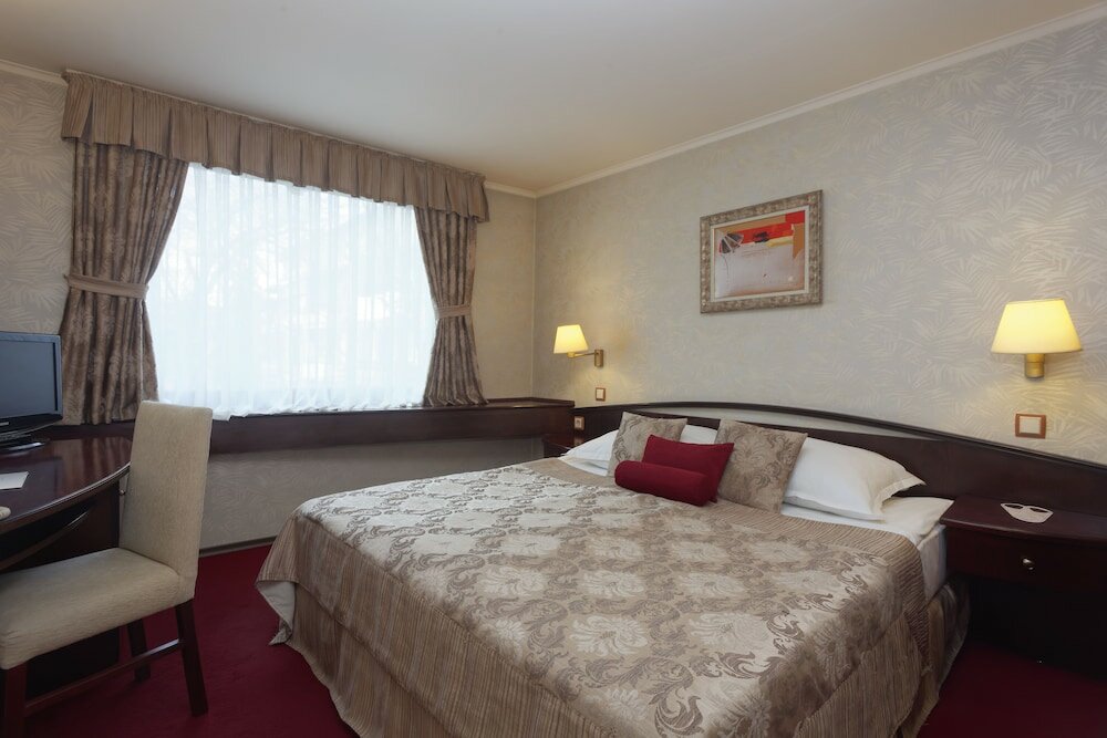 Фото Hotel Capitol