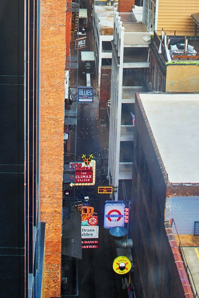Фото Courtyard by Marriott Nashville Downtown