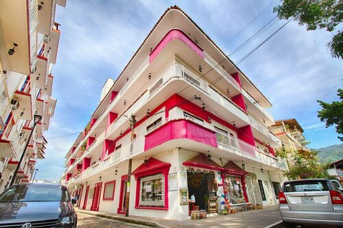Гостиница Suites Plaza del Rio - Family Hotel Malecon Centro в Пуэрто-Вальярта