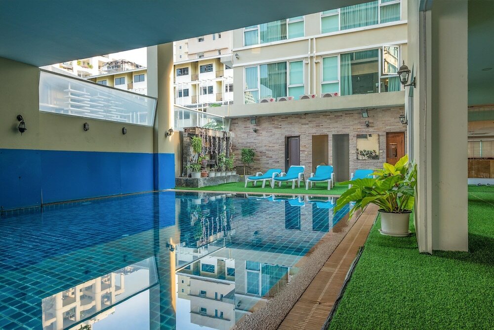 Фото Boss Suites Nana Hotel