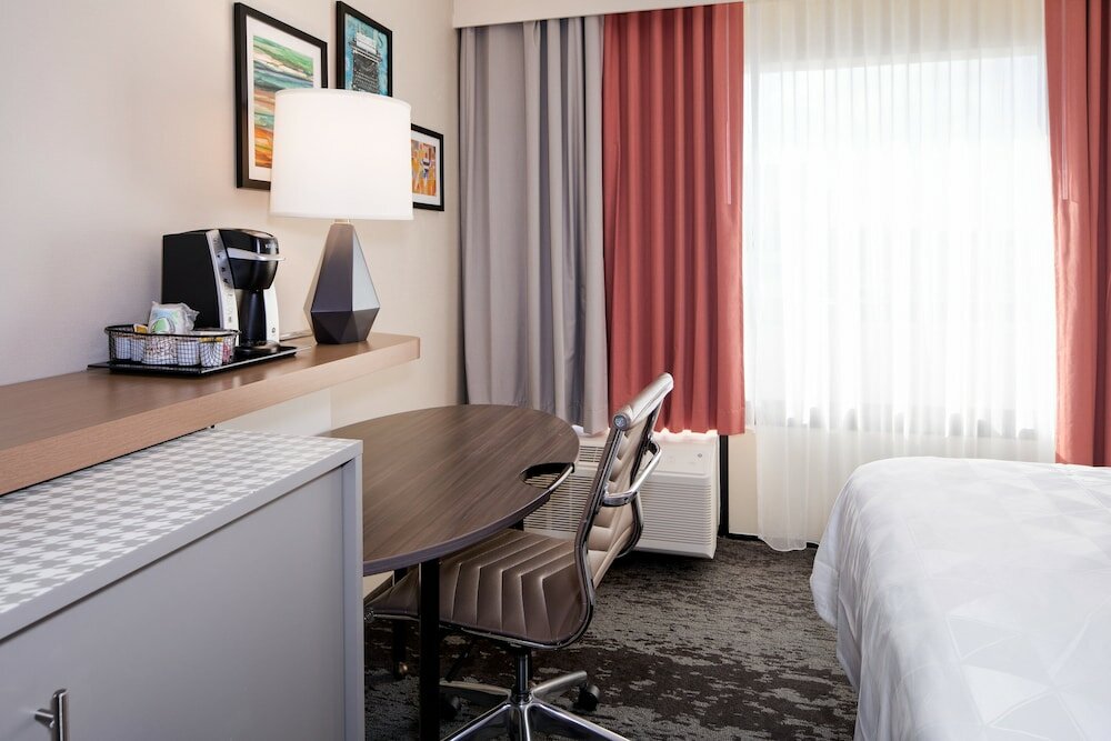 Фото Holiday Inn Washington-College Park, an Ihg Hotel
