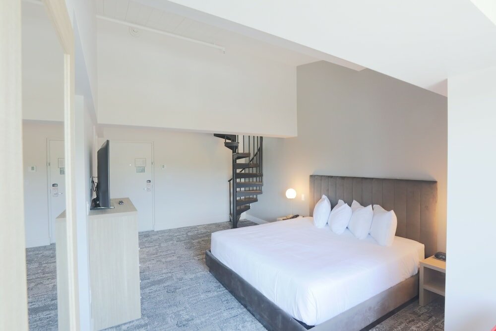 Фото Lake Placid Inn Boutique Hotel