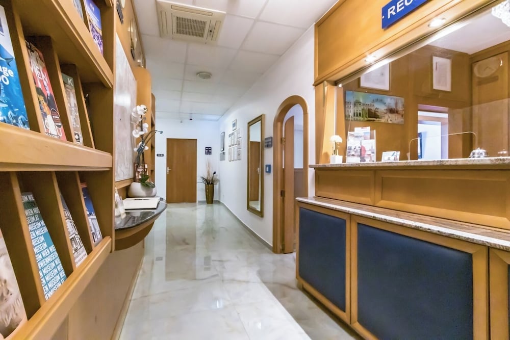 Фото Hotel Corvinus