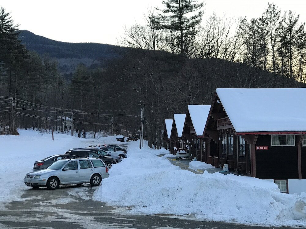 Фото Swiss Chalets Village Inn