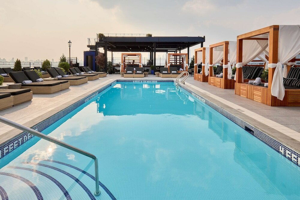 Фото The Williamsburg Hotel