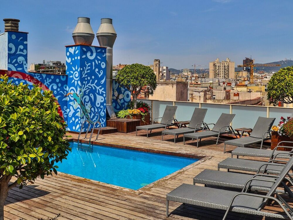 Фото отеля 1