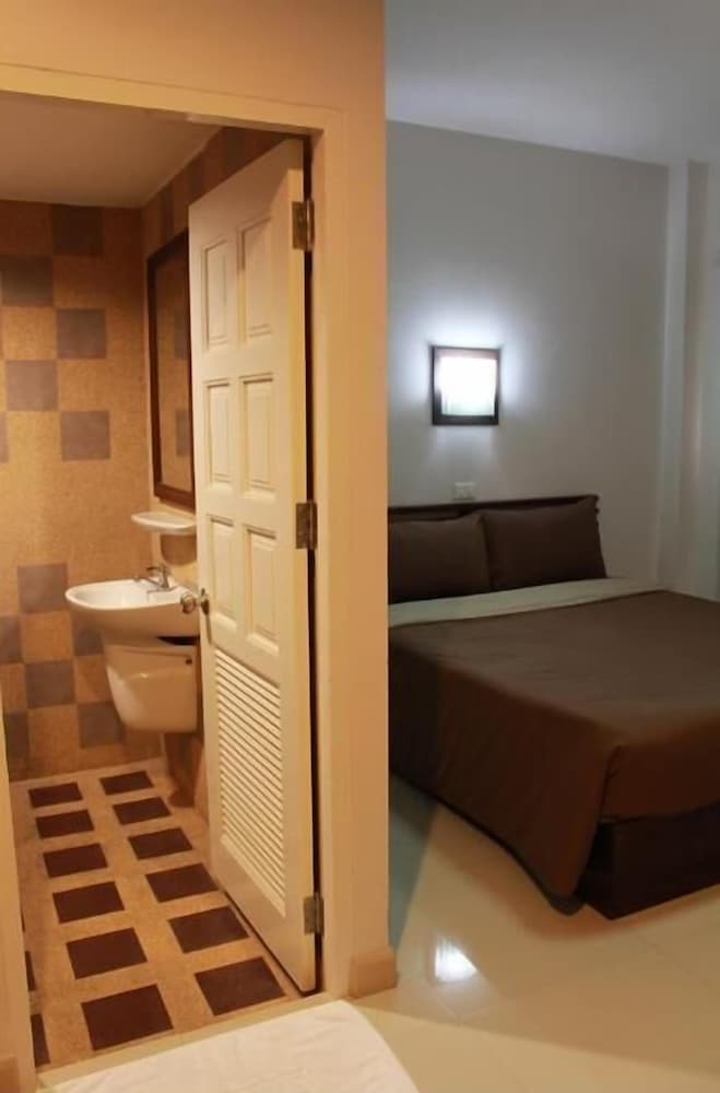 Фото Pornkasem House