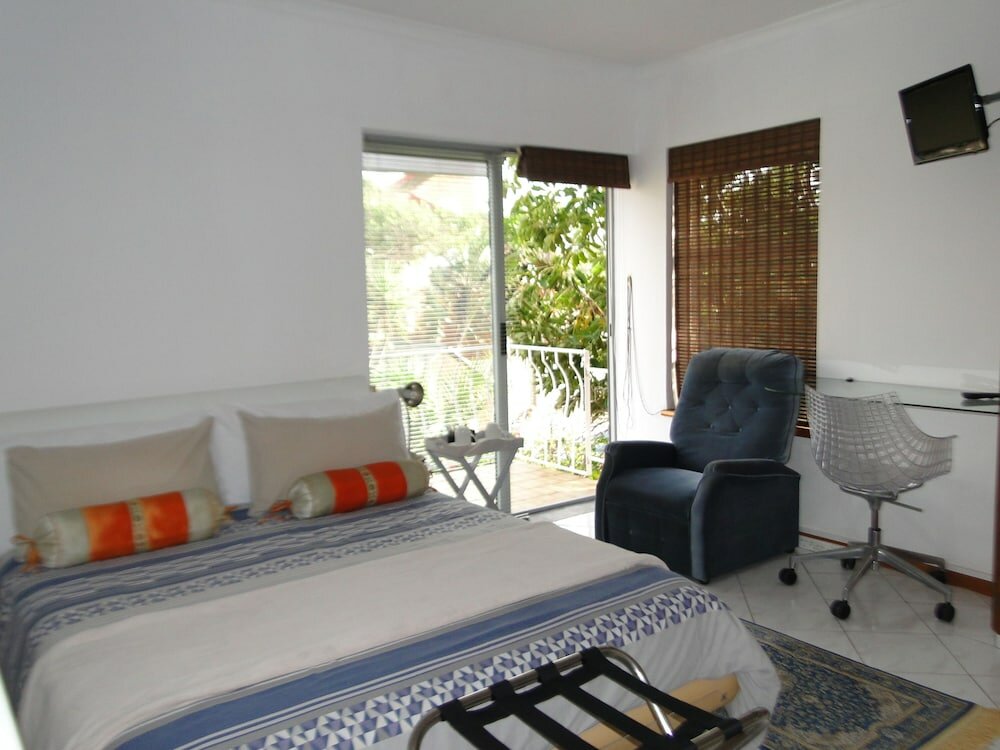 Фото Bluewater Beach Accommodation