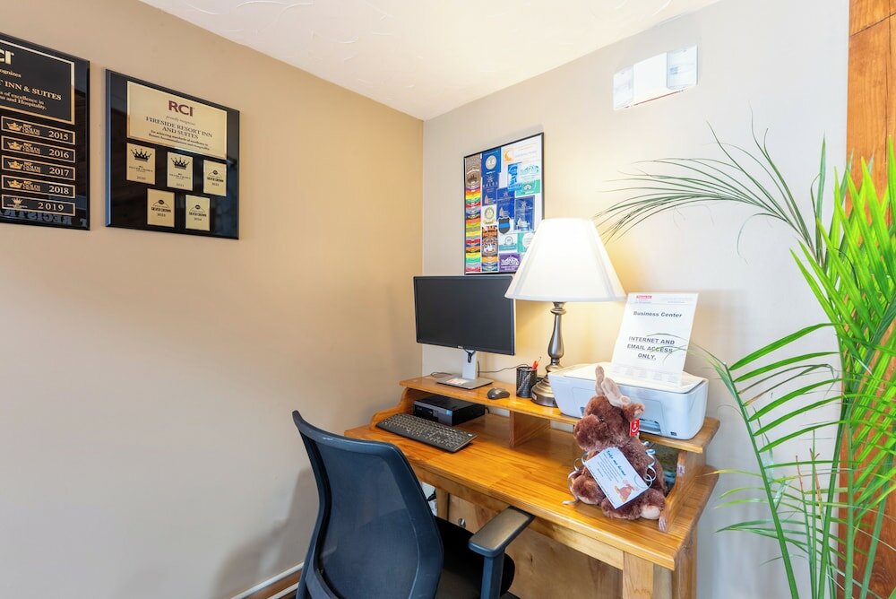 Фото Fireside Inn & Suites Gilford