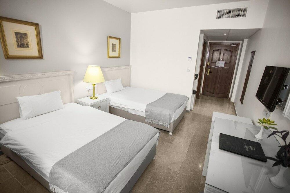 Фото Grand Madaba Hotel