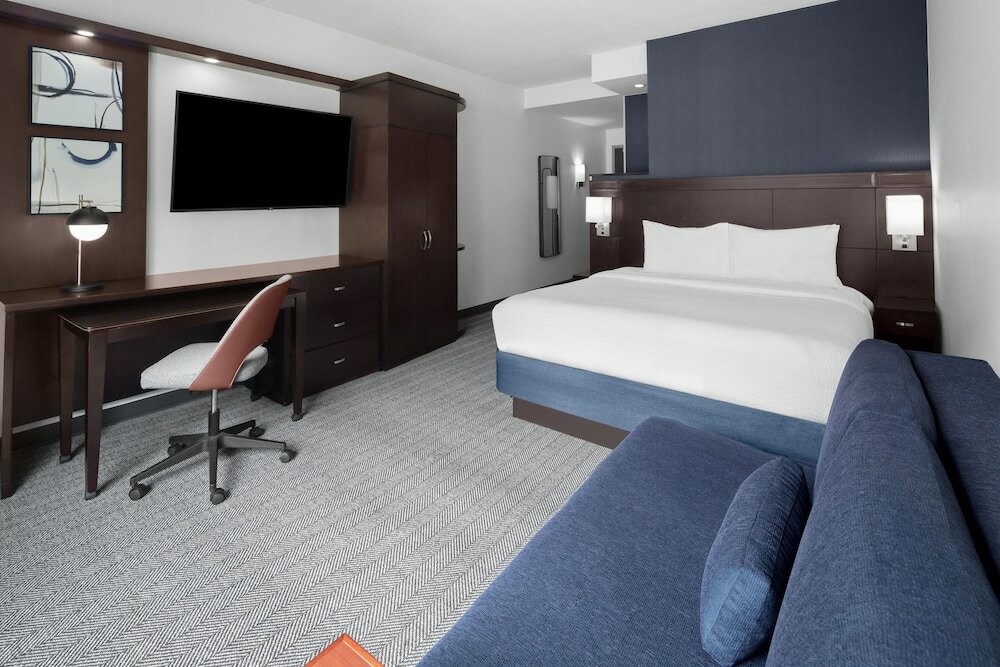 Фото Courtyard by Marriott Cleveland University Circle