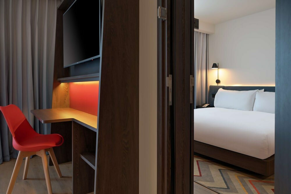 Фото Hampton by Hilton Ashford International