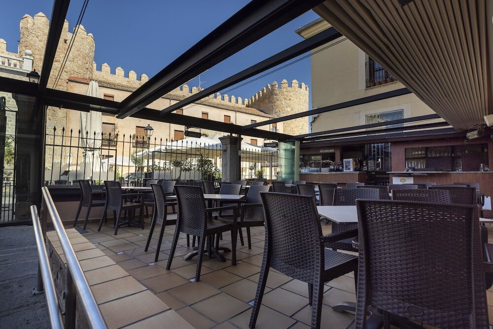 Фото Hostal Restaurante Puerta del Alcázar